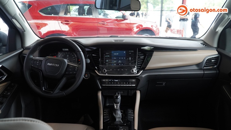 Soi chi tiết Isuzu mu-X Sport 4x4 AT vừa ra mắt: Có gì với giá 1,145 tỷ đồng?