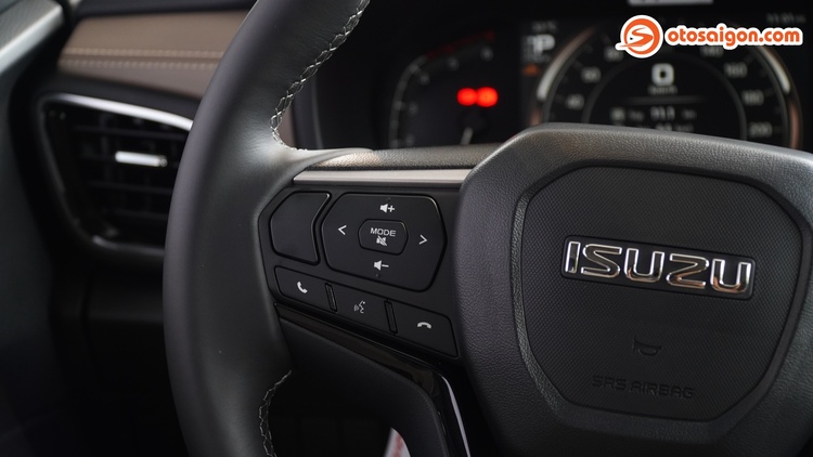 Soi chi tiết Isuzu mu-X Sport 4x4 AT vừa ra mắt: Có gì với giá 1,145 tỷ đồng?