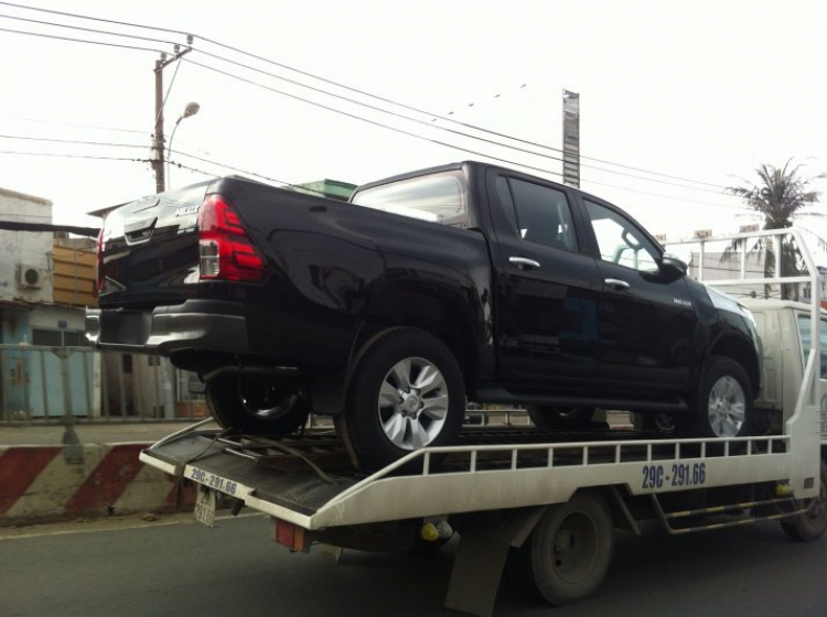 Toyota Hilux mới đã xuất hiện tại Việt Nam!