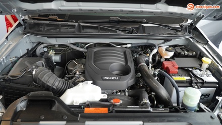 isuzu-mu-x-b7-mt-2025-30.jpg