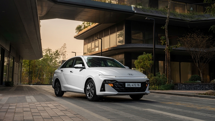 Hyundai Accent.jpg