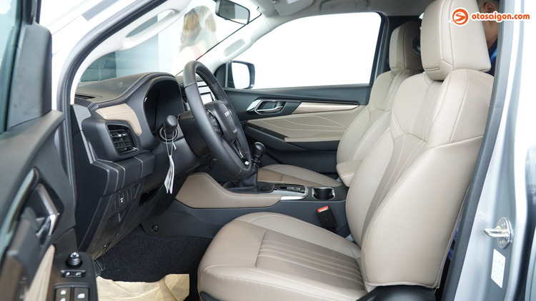 Xem chi tiết phiên bản Isuzu mu-X B7 4x2 MT giá 928 triệu đồng: Giá rẻ có trang bị gì đáng đầu tư?