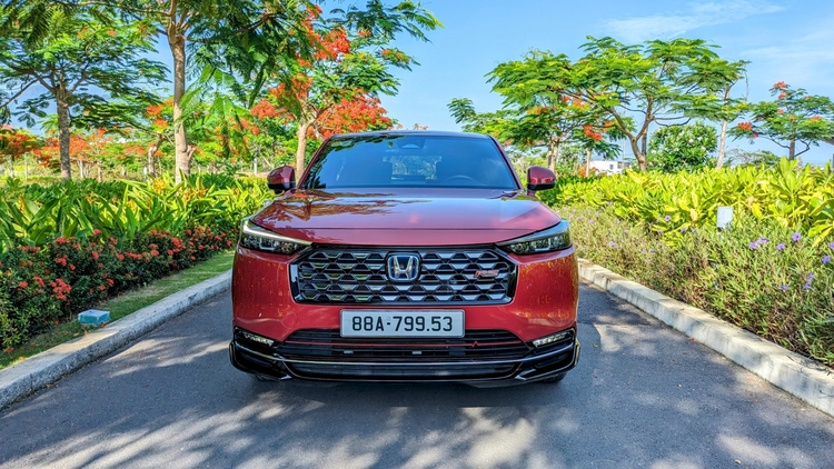 Chuyến Roadtrip Hè, khám phá biển Vân Phong - Nha Trang bằng Honda HR-V Hybrid 2025