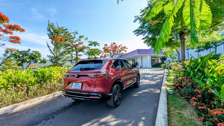 Chuyến Roadtrip Hè, khám phá biển Vân Phong - Nha Trang bằng Honda HR-V Hybrid 2025