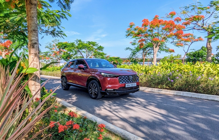 Chuyến Roadtrip Hè, khám phá biển Vân Phong - Nha Trang bằng Honda HR-V Hybrid 2025
