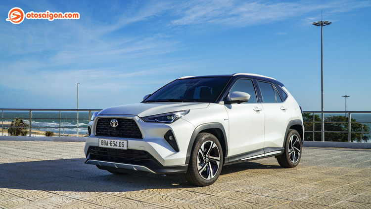 Triệu hồi gần 1.500 Toyota Yaris Cross hybrid tại Việt Nam vì lỗi kính nóc