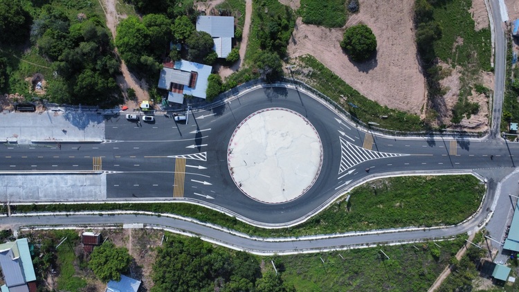 Đã điều chỉnh vạch sơn "thách đố” tài xế ở cao tốc Vĩnh Hảo - Phan Thiết Đã điều chỉnh vạch sơn "thách đố” tài xế ở cao tốc Vĩnh Hảo - Phan Thiết