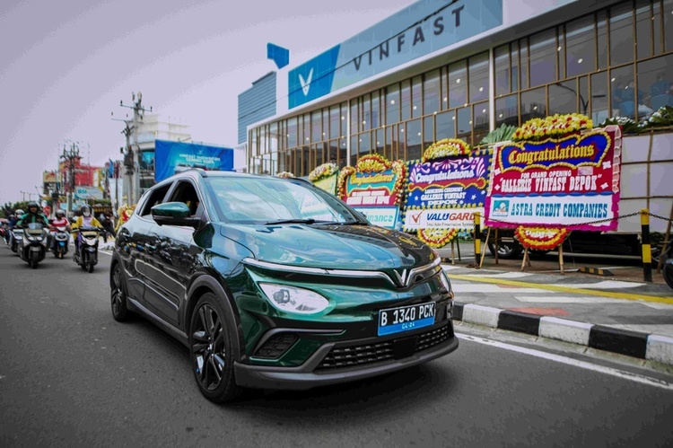 Thông tin xe ngày 22/6: Xe điện cao cấp “dở chứng”, Toyota bắt tay Huawei cuộc đua công nghệ pin tăng nhiệt