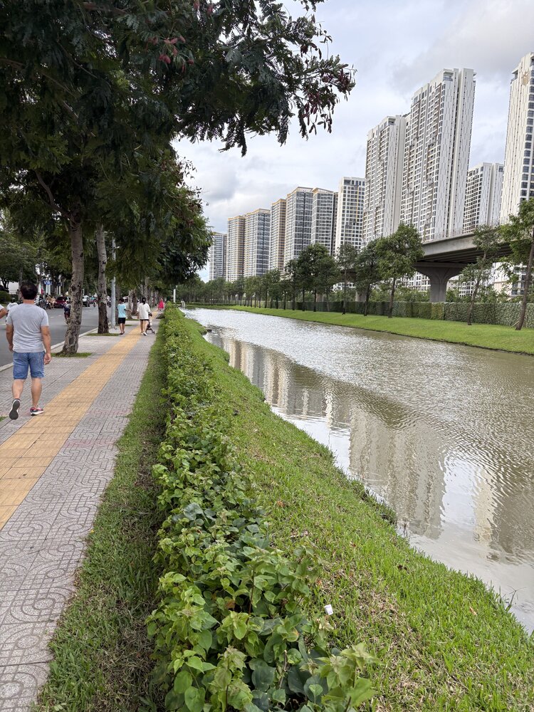 VINHOMES GRAND PARK QUẬN 9 LÀ CÁI “BẪY GẤU” CHO NHỮNG KHÁCH YÊU MÀU HỒNG!