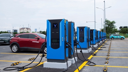 Xuất hiện trạm sạc xe điện "khủng" tại VN: Sạc nhanh cùng lúc tới 84 xe