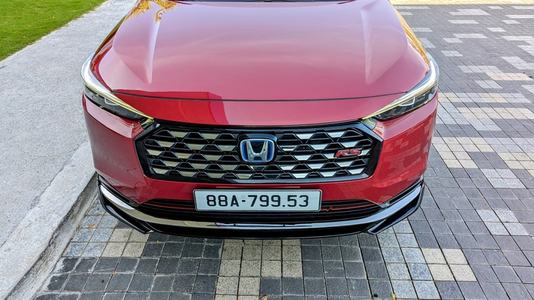Trải nghiệm Honda HR-V e:HEV RS 2025: "Xanh" hơn, giữ vững "chất Honda" – Có đủ sức thuyết phục người Việt?