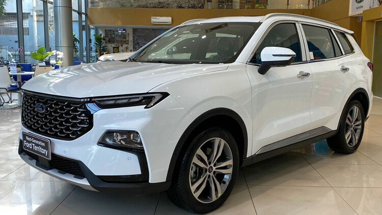 Thông tin xe ngày 25/6: Ford Territory giảm giá chỉ còn 638 triệu đồng,  Land Cruiser có bản van và hybrid mới