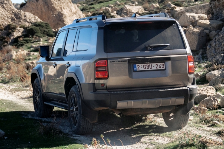 Toyota Prado LC250 ra mắt thêm phiên bản động cơ Hybrid Diesel 2.8L MHEV tại châu Âu