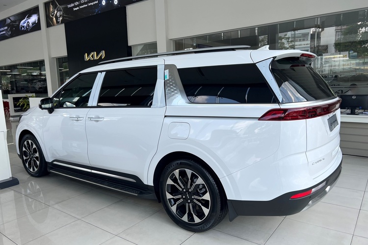 kia-carnival-3-5g-signature-2.jpg