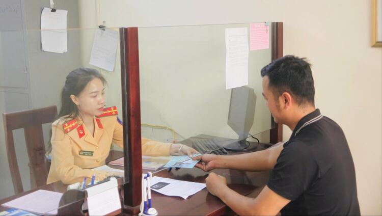 Thông tin giao thông ngày 26/6: Phạt nguội trên QL5, tài xế say xỉn trên cao tốc, khởi công đường “nát” ở TP Thủ Đức