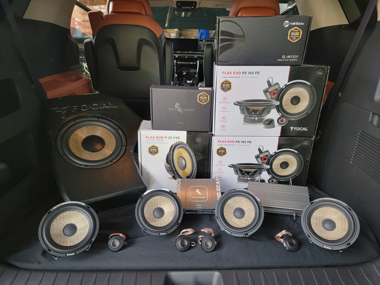 Kia Carnival Premium 2024 Tối Ưu Lại Hệ Thống Âm Thanh Bằng Loa Focal