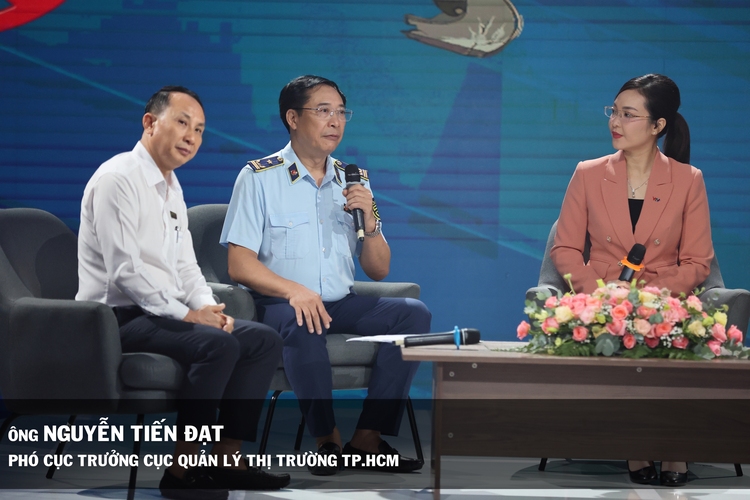 Hiểm họa từ mũ bảo hiểm và phụ tùng xe máy giả: Khi cái rẻ phải trả giá bằng tính mạng