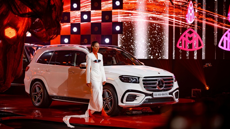 mercedes-benz-live-rare-2025-11.jpg