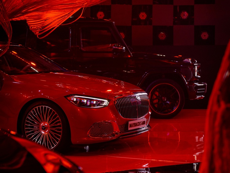 Mercedes-Benz khai mạc triển lãm “LiveRARE”: Tôn vinh di sản 30 năm có mặt tại Việt Nam