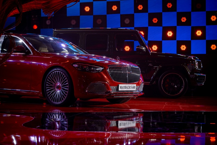 Mercedes-Benz khai mạc triển lãm “LiveRARE”: Tôn vinh di sản 30 năm có mặt tại Việt Nam