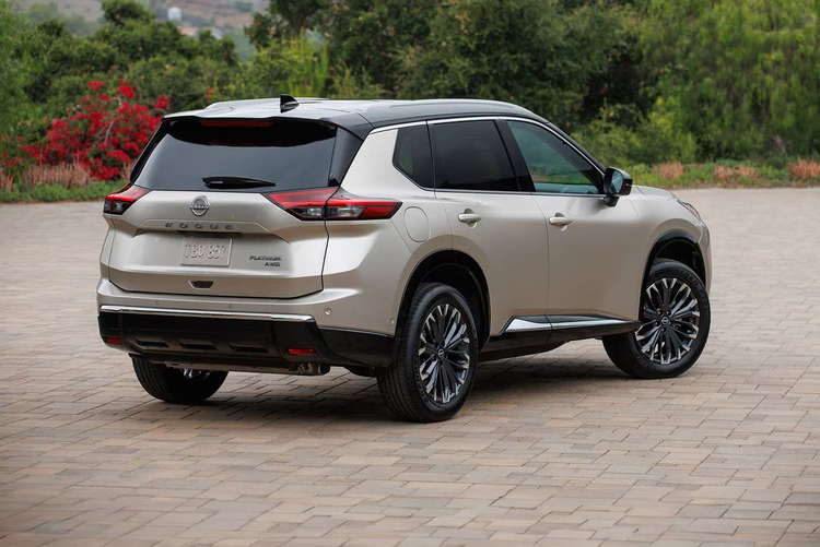 Mitsubishi Grandis tái xuất: Từ MPV thành SUV, ngập tràn công nghệ và có động cơ hybrid