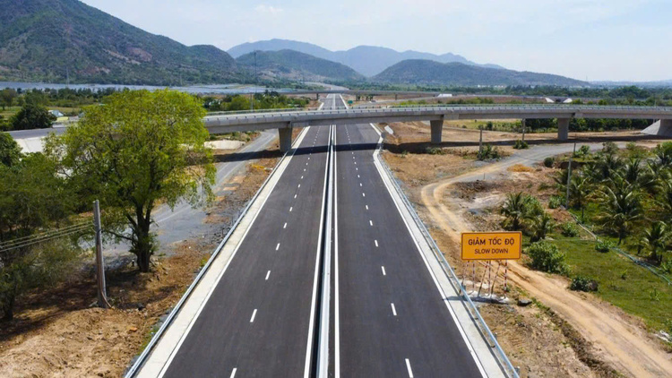 Tập đoàn Sơn Hải muốn nghiên cứu đầu tư mở rộng 679 km cao tốc Bắc Nam