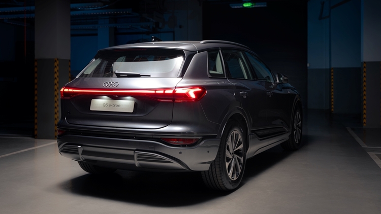 OS_Q6e-tron_ATB-10.jpg