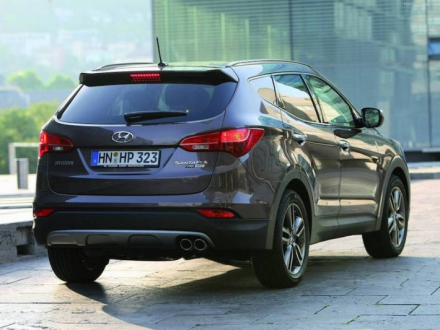 _full_Hyundai-Santa_Fe_EU-Version_2013_1600x1200_wallpaper_23.jpg