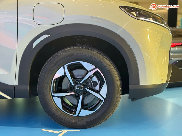 byd-atto-2-15.jpg