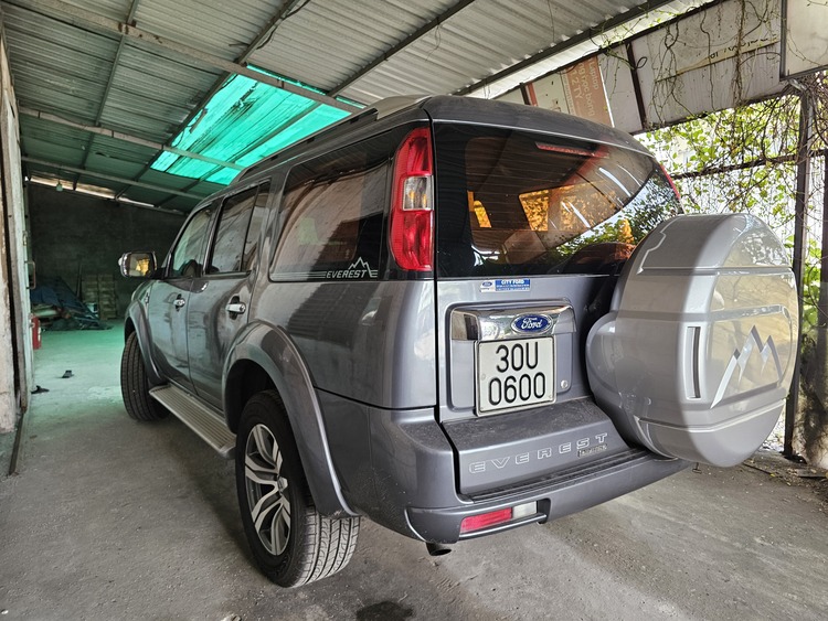 CÔNG TY THANH LÝ FORD EVEREST LIMITED 2009