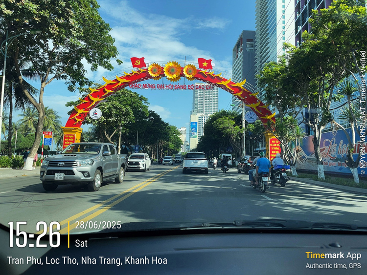 Cổng chào, nét đặc trưng vùng miền trên con đường Xuyên Việt