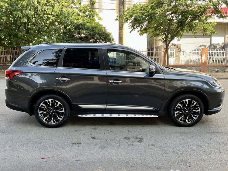 Mitsubishi Outlander Premium 2.0 CVT 2021 - 31.000km