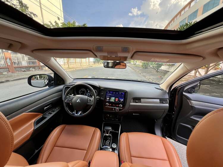 Mitsubishi Outlander Premium 2.0 CVT 2021 - 31.000km