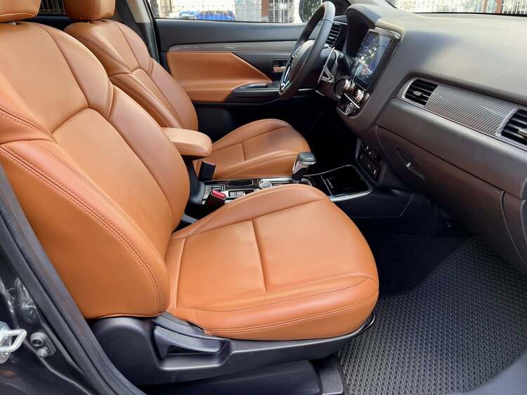Mitsubishi Outlander Premium 2.0 CVT 2021 - 31.000km