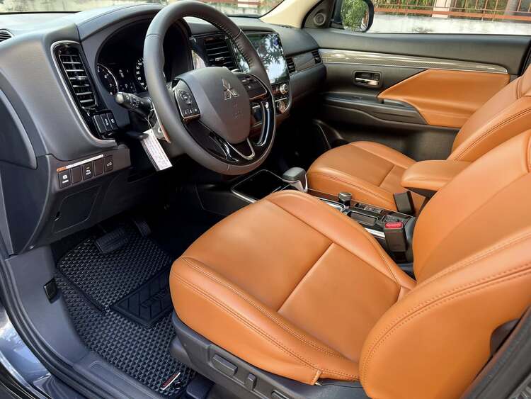Mitsubishi Outlander Premium 2.0 CVT 2021 - 31.000km