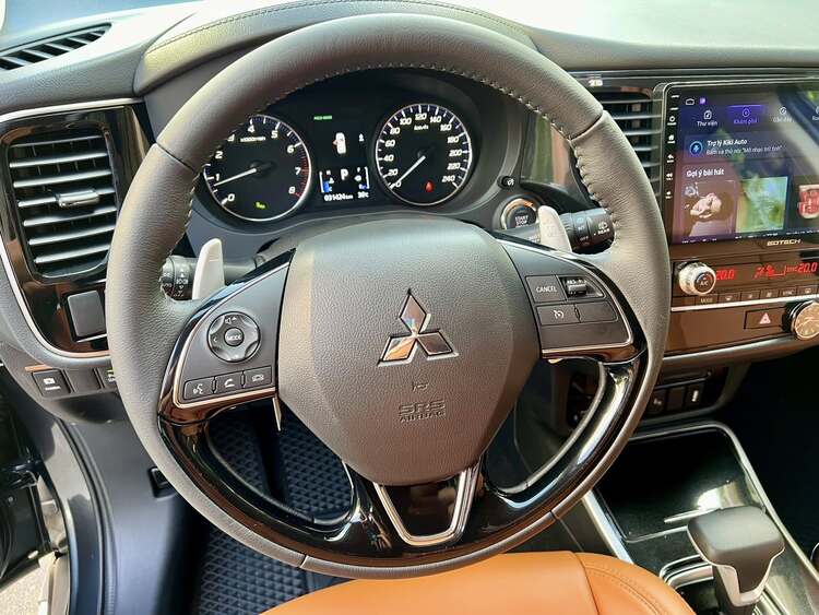 Mitsubishi Outlander Premium 2.0 CVT 2021 - 31.000km