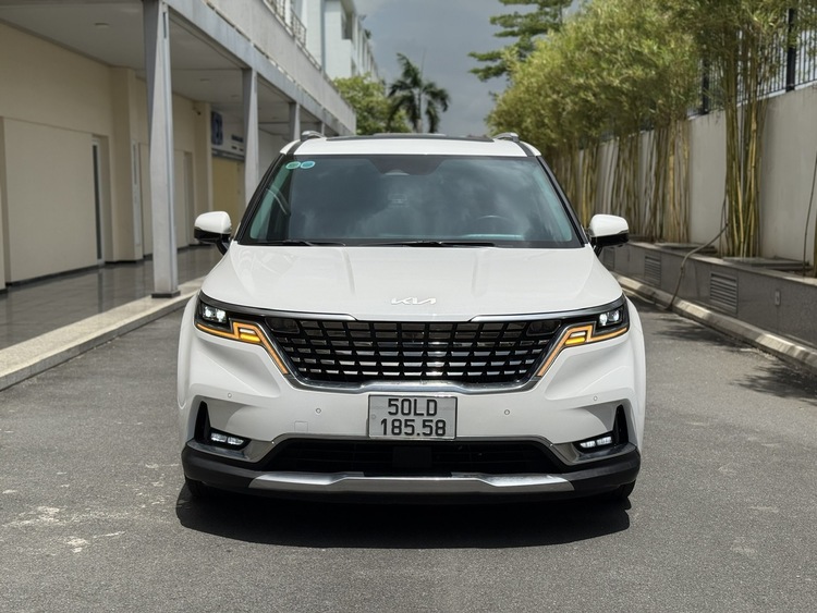 Kia Carnival 2.2D Signature 2022 (VIN 2021) - 68.000km