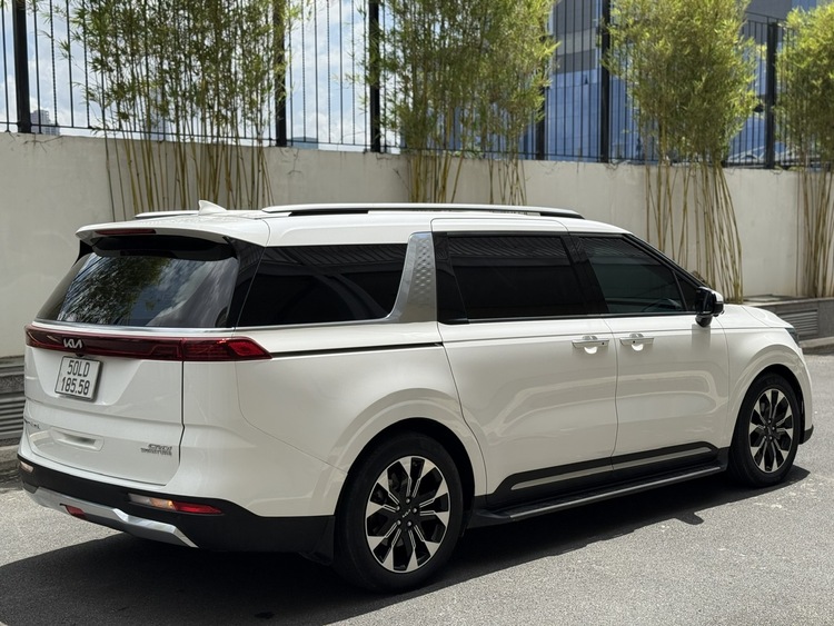 Kia Carnival 2.2D Signature 2022 (VIN 2021) - 68.000km