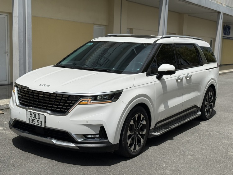 Kia Carnival 2.2D Signature 2022 (VIN 2021) - 68.000km