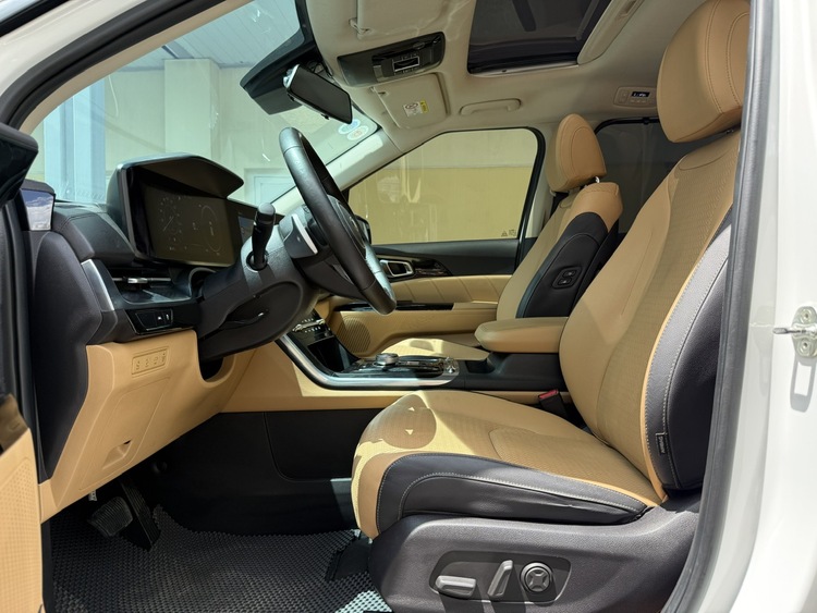 Kia Carnival 2.2D Signature 2022 (VIN 2021) - 68.000km