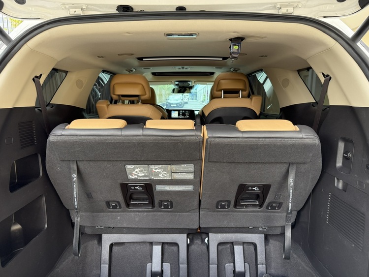 Kia Carnival 2.2D Signature 2022 (VIN 2021) - 68.000km