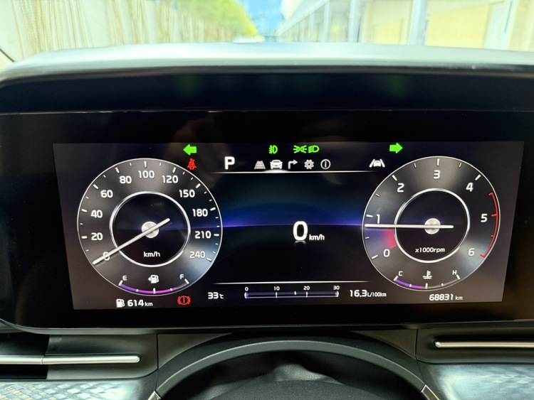 Kia Carnival 2.2D Signature 2022 (VIN 2021) - 68.000km