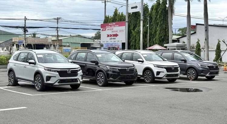 Có nên đổi Honda Brio lên BR-V để đi gia đình cho thoải mái?