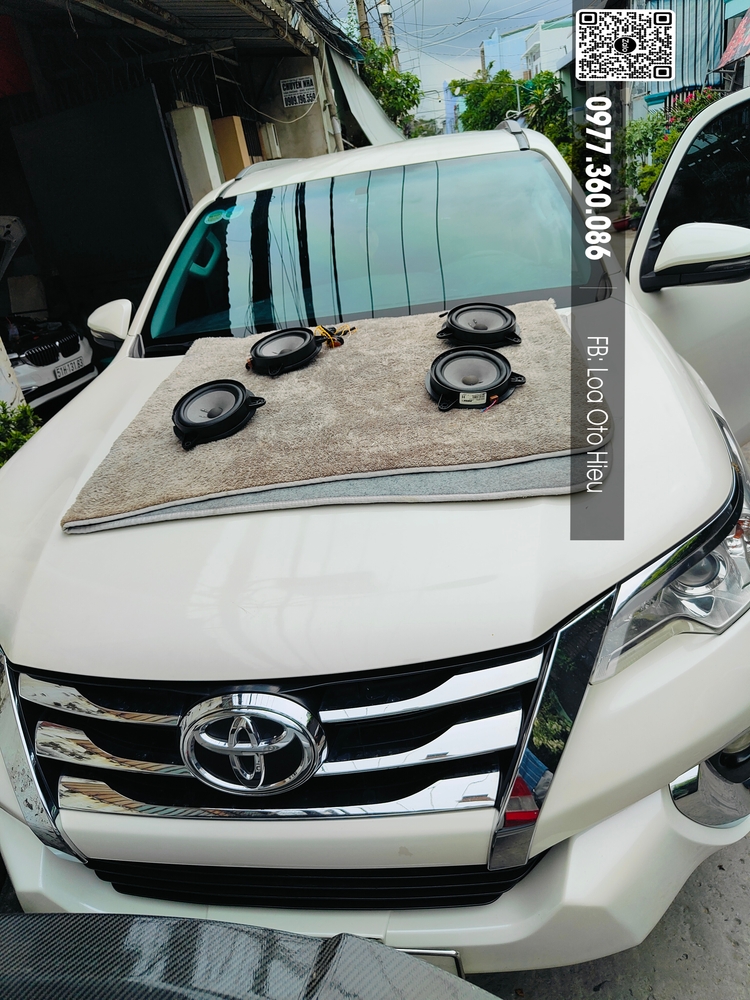 Fortuner với âm thanh Bose cao cấp.