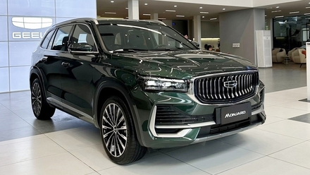 Xem thực tế Geely Monjaro đã về đại lý trước ngày ra mắt: Trang bị khó chê, chỉ chờ giá bán
