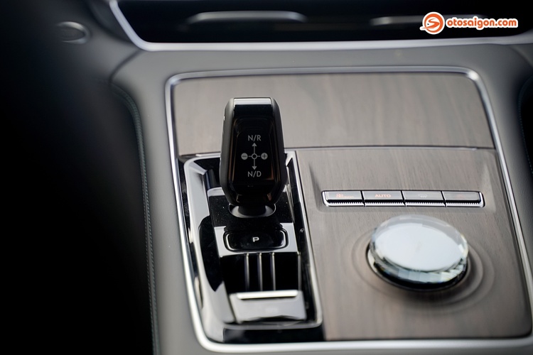 os-geely-monjaro-2025-18.jpg