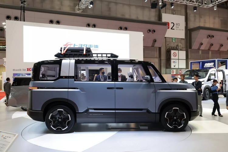 2023-Toyota-X-Van-Gear-Concept-1 (1).jpg