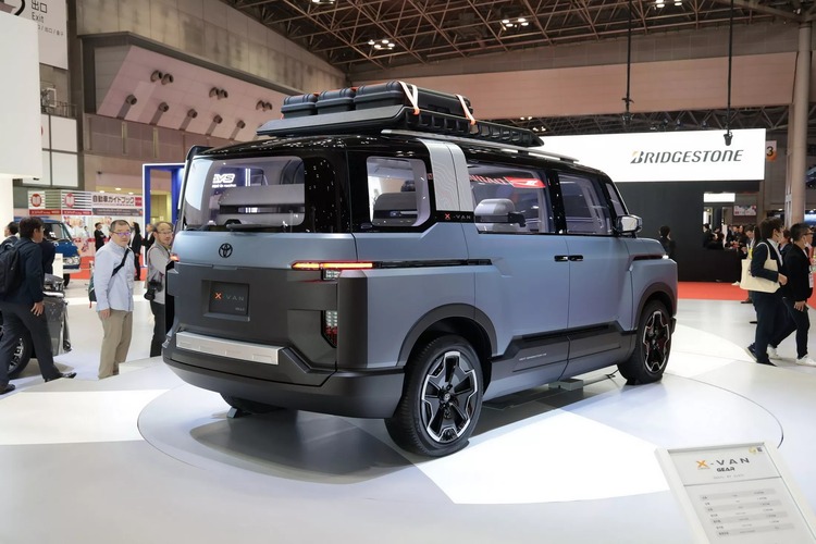 2023-Toyota-X-Van-Gear-Concept-4.jpg