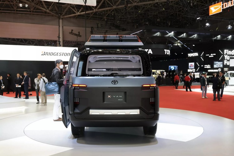 2023-Toyota-X-Van-Gear-Concept-5.jpg