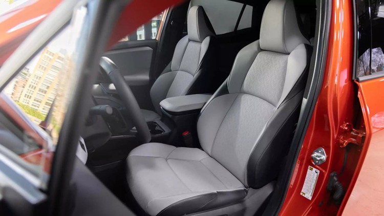 Subaru Uncharted ra mắt: SUV điện cỡ nhỏ, mạnh 338 mã lực, sạc nhanh 30 phút